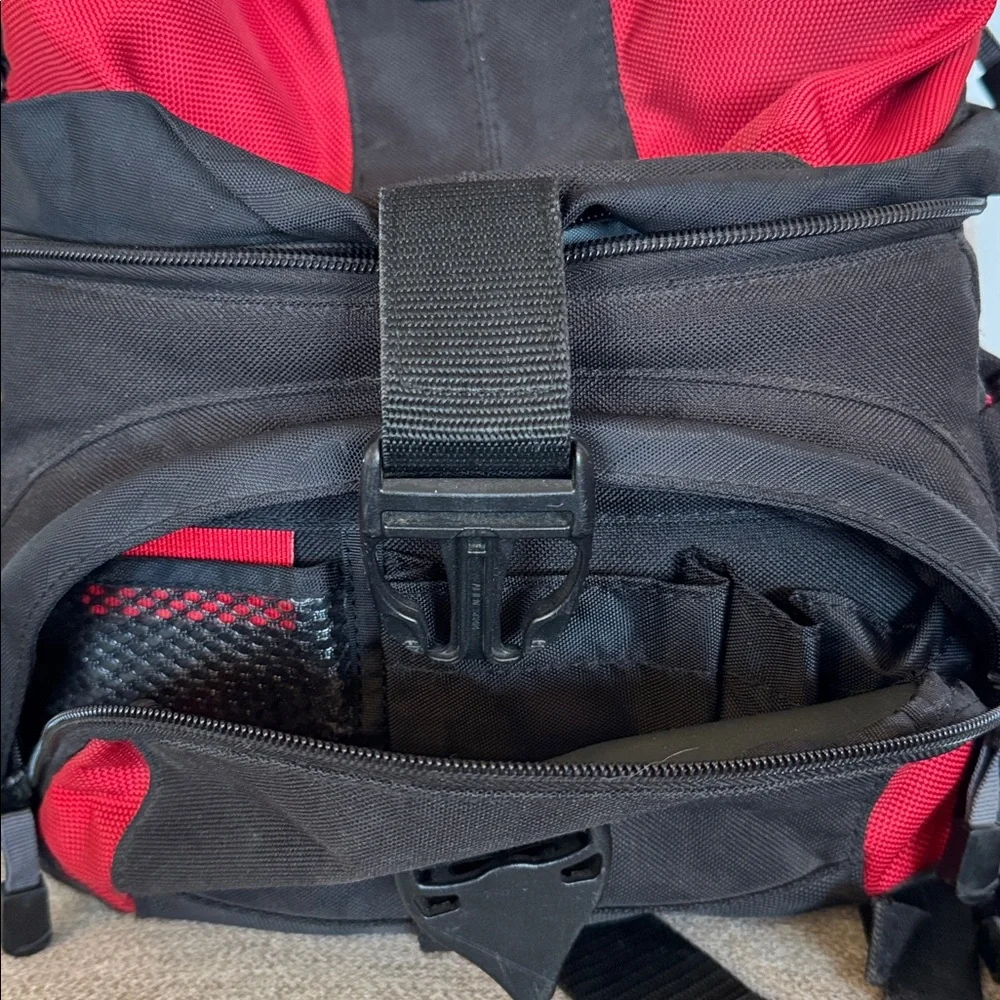 Tarmac Photo Backpack red/black